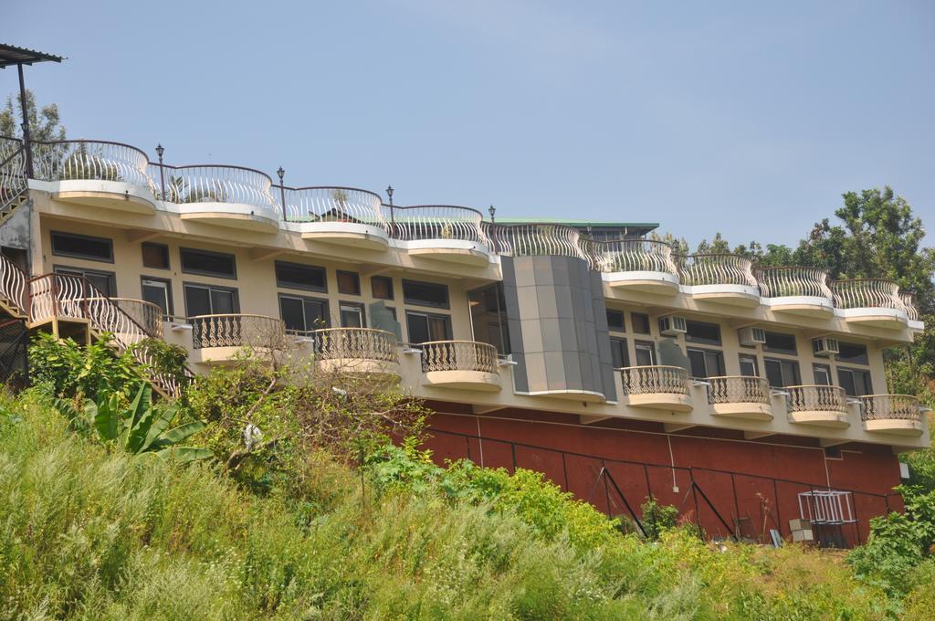Raval Bunglow Hotel Панчгани Екстериор снимка