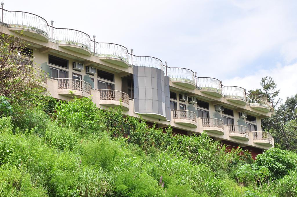 Raval Bunglow Hotel Панчгани Екстериор снимка