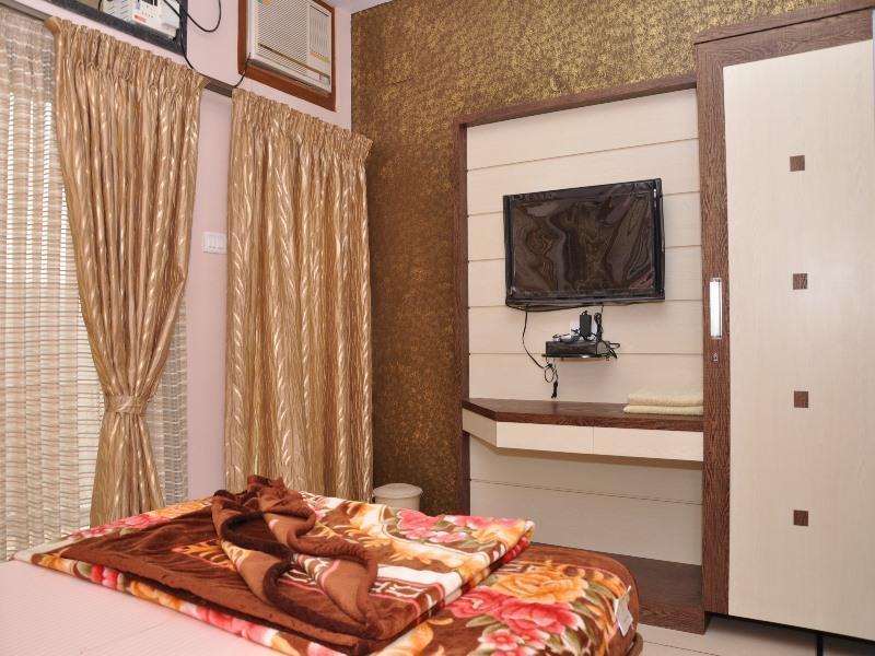 Raval Bunglow Hotel Панчгани Екстериор снимка